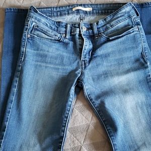 711 skinny Levi's